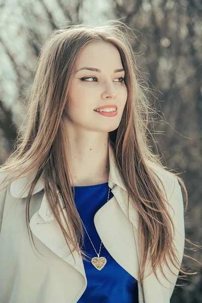 Retrato de uma menina bonita. — Fotografia de Stock