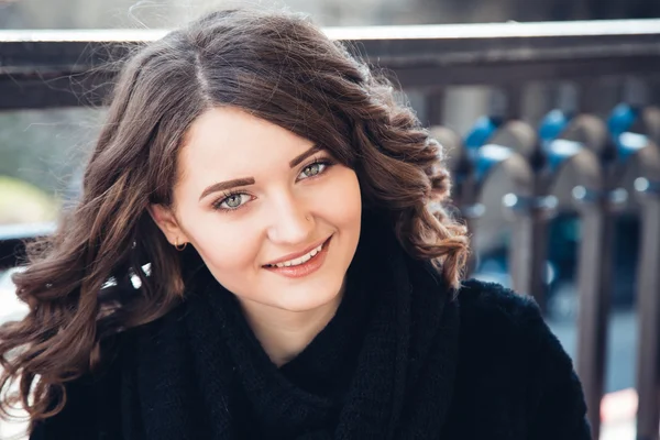 Portrait of a beautiful girl — Stock Photo, Image