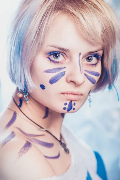 Girl with paint — Stock Photo, Image
