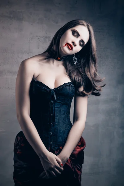 Hermosa mujer vampiro — Foto de Stock