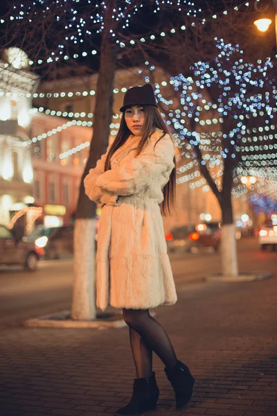 Menina em um inverno frio — Fotografia de Stock