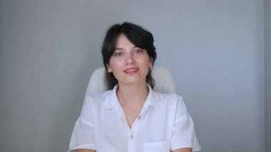 Video ile konuşan kız