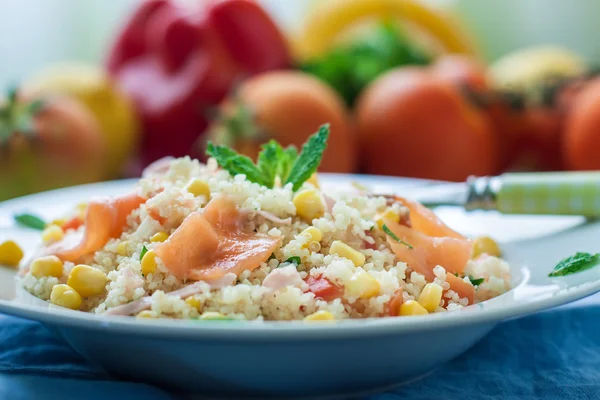 Ensalada fresca de quinua — Foto de Stock