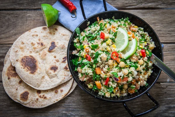 Quinoa taze salata — Stok fotoğraf