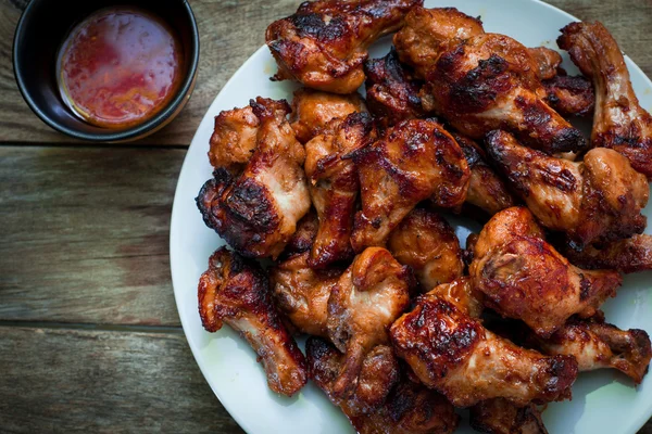 Kip vleugel met saus — Stockfoto