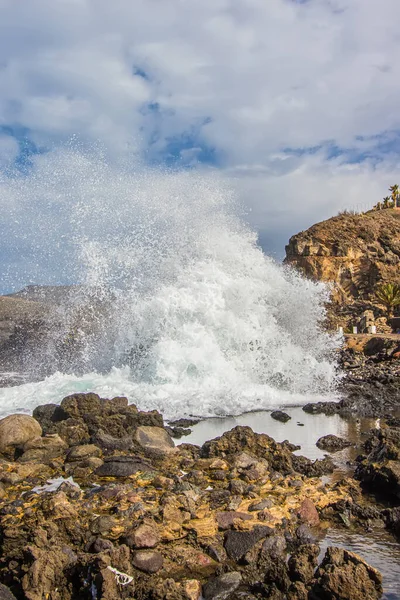 Vlny Modrém Zeleném Oceánu Pobřeží — Stock fotografie