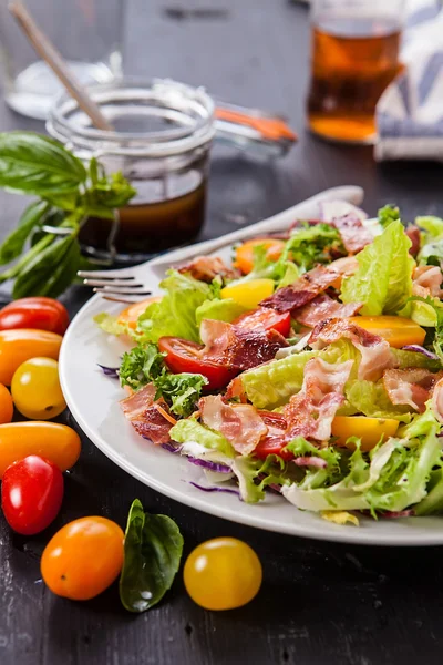 Ensalada de tomate —  Fotos de Stock