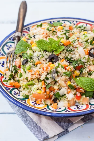 Salade végétalienne de quinoa — Photo