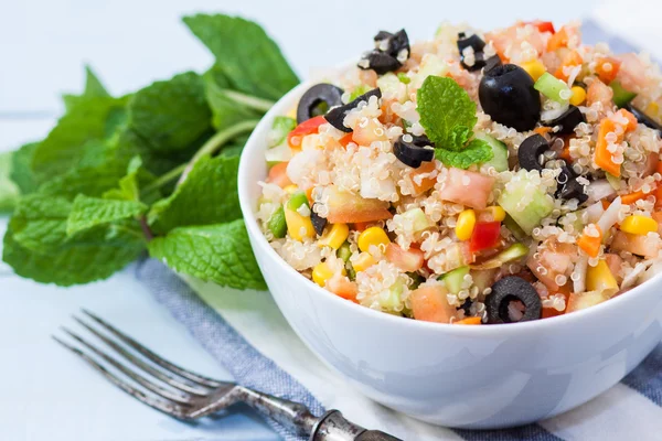 Salată vegană Quinoa — Fotografie, imagine de stoc
