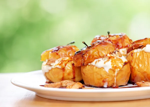 Deliciosas manzanas al horno —  Fotos de Stock