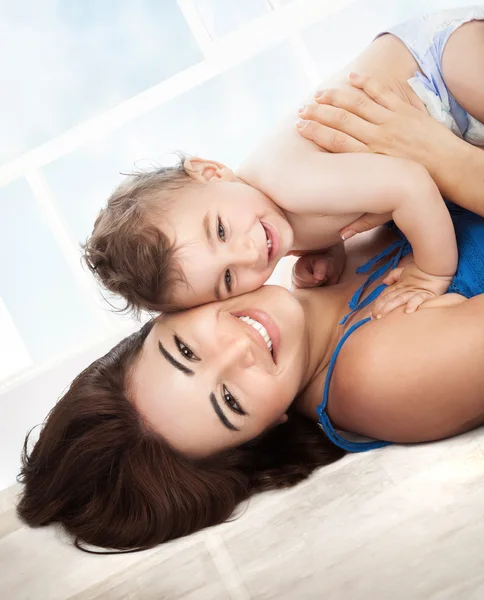 Retrato de família feliz — Fotografia de Stock