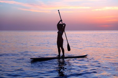 kadın paddle kurulu