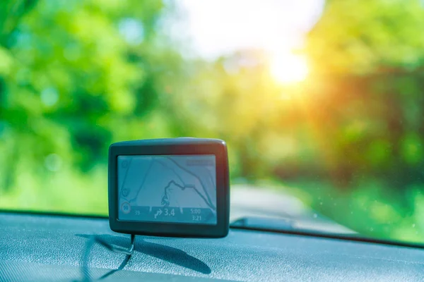 GPS-navigator i bilen — Stockfoto