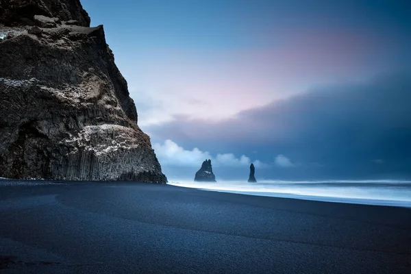 Beautiful Landscape Famous Black Pebbles Beach Amazing View Basalt Cliffs — Stock Photo, Image