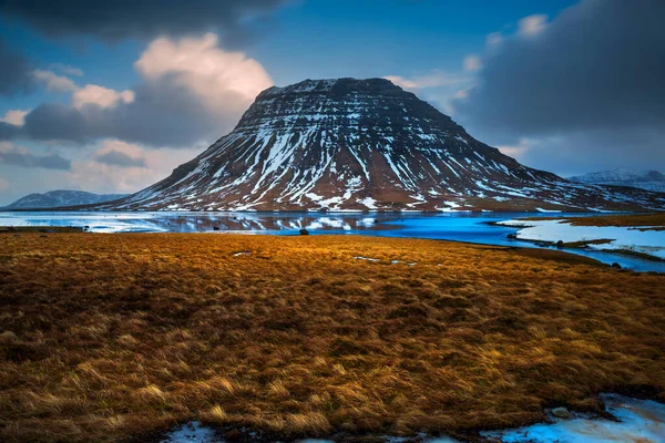 Vedere Uimitoare Iarnă Munții Înzăpeziți Extreme Nature Travel Destination Peisaj — Fotografie, imagine de stoc