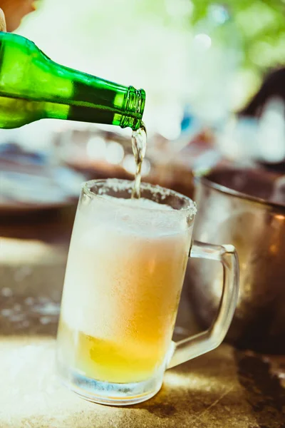 Birra fredda rinfrescante — Foto Stock