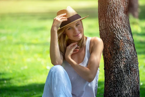 Disfrutando del día de verano — Foto de Stock