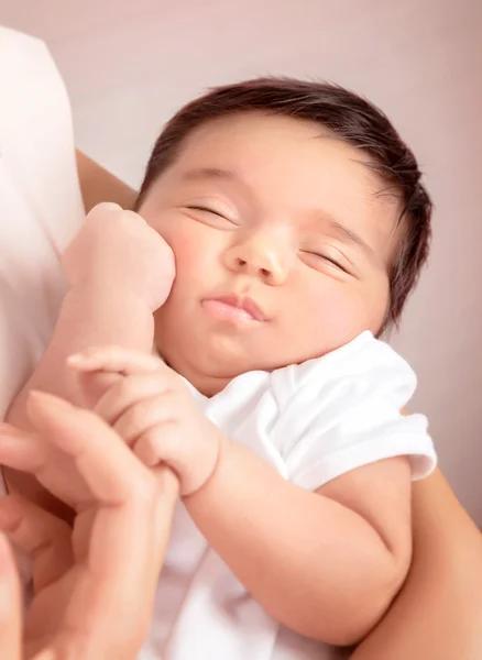 Bebê adormecido bonito — Fotografia de Stock