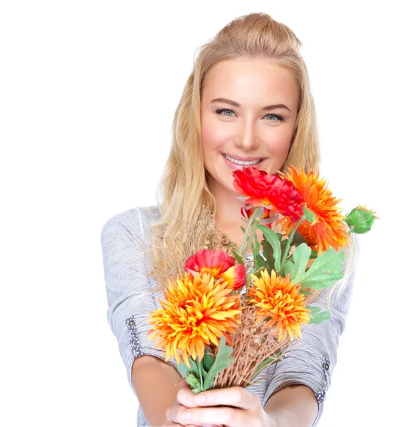Mooi meisje met bloemen boeket — Stockfoto