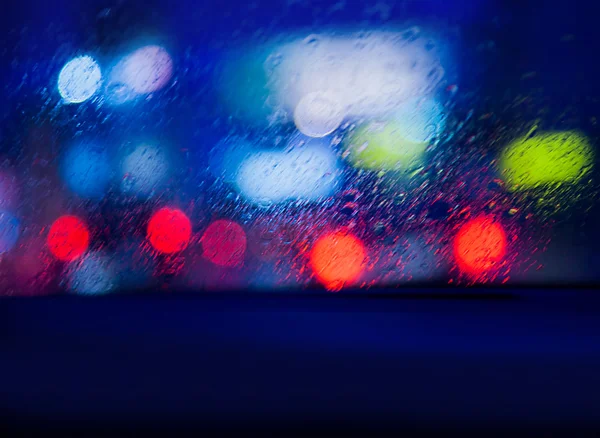 Vista do carro na noite chuvosa — Fotografia de Stock