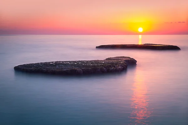 Denizin üzerinde güzel gün batımı Telifsiz Stok Fotoğraflar