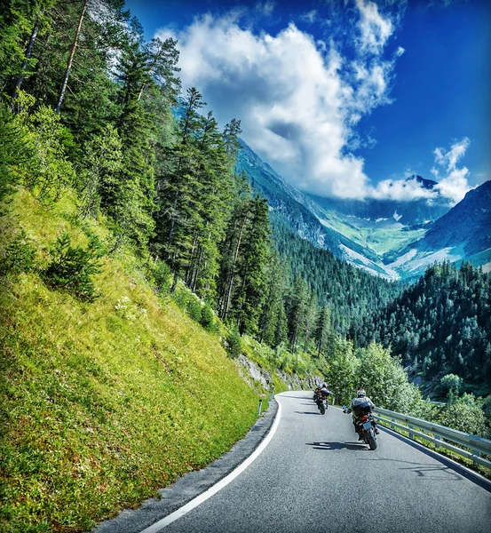 Viajando em moto — Fotografia de Stock