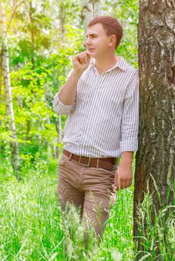 Yakışıklı olan bahar Parkı