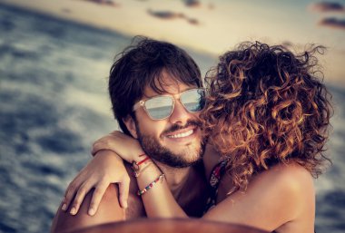 Mutlu aşıklar yelken