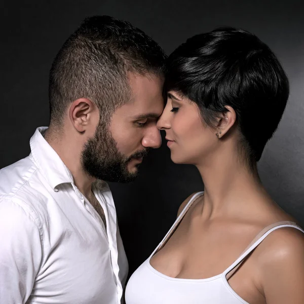 Suave pareja amorosa — Foto de Stock