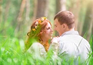 Parktaki mutlu çift