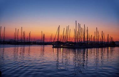 Sunset bulvarında liman