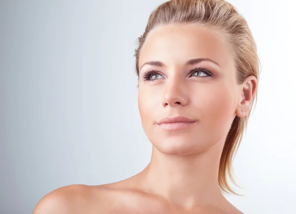 Retrato de mujer hermosa — Foto de Stock