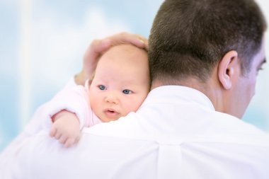 sevgi dolu genç aile