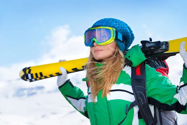 滑雪者女孩画像 — 图库照片
