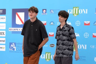 GIFFONI VALLE PIANA - 22 Temmuz 2021: Giffoni Film Festivali 50 Plus 'ta Psikologlar (Marco De Cesaris ve Alessio Aresu) - 22 Temmuz 2021 Giffoni Valle Piana, İtalya.