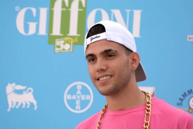 Giffoni Film Festivali 50 Plus 'ta 23 Temmuz 2021' de Giffoni Valle Piana, İtalya 'da Luca Marzano takma adı Aka7even olarak değiştirildi..