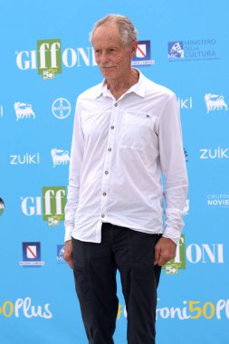 GiFFONI VALLE PIANA - 27 Temmuz 2021: Erri De Luca Giffoni Film Festivali 50 Plus - 27 Temmuz 2021 Giffoni Valle Piana, İtalya.