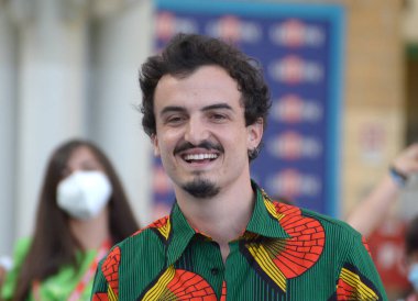 Giffoni Film Festivali 50 Plus 'ta Daniele Folcarelli takma adı ile 29 Temmuz 2021' de Giffoni Valle Piana, İtalya 'da gösterime girdi..