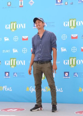 GIFFONI VALLE PIANA - 31 Temmuz 2021: Jorit Ciro Cerullo takma adı Jorit Giffoni Film Festivali 50 Plus - 31 Temmuz 2021 tarihinde Giffoni Valle Piana, İtalya.