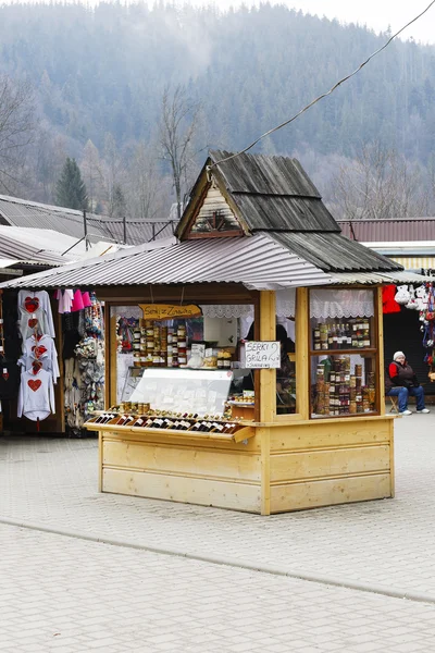 Sebuah warung dengan produk makanan daerah di Zakopane — Stok Foto