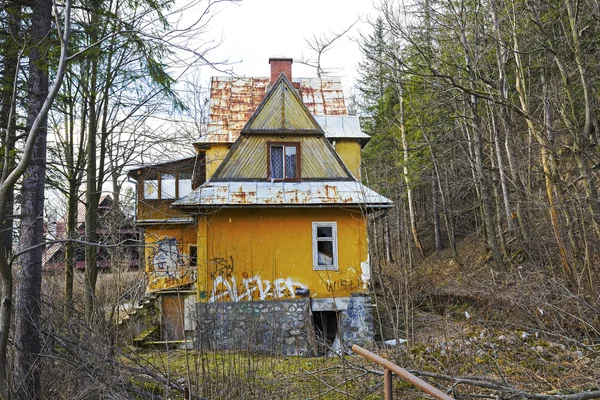 Villa trascurata a Zakopane, Polonia — Foto Stock