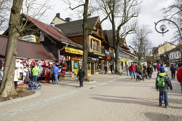 Zakopane, allgemeine Ansicht an der krupowki Straße — Stockfoto