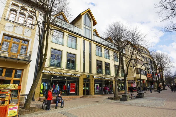 Zakopane, bâtiment moderne de la rue Krupowki — Photo