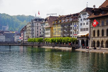 Reuss Nehri'ne göre binalar, Lucerne