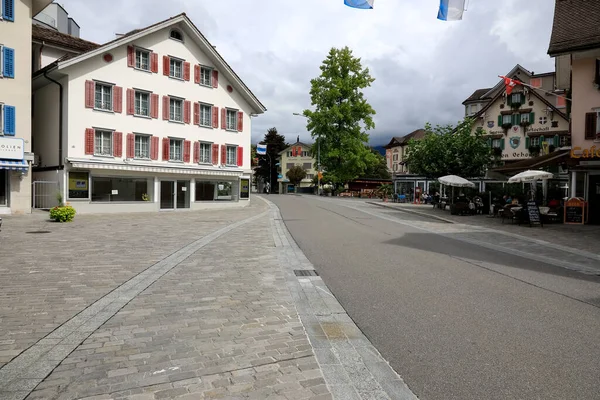 瑞士布伦南 2020年8月31日 城市的建筑和街道景观 现在没有车辆了 — 图库照片