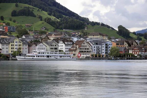 Beckenried Szwajcaria Września 2020 Domy Mieszkalne Położone Skraju Jeziora Lucerna — Zdjęcie stockowe
