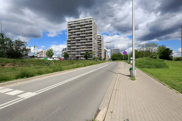 Warsaw Poland May 2020 Empty Street Newly Constructed Multifamily Buildings — Stock Photo, Image