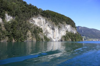 Burada doğanın çeşitliliğini ve güzelliğini görebilirsiniz. Burada Lucerne Gölü 'nden görülebilir..