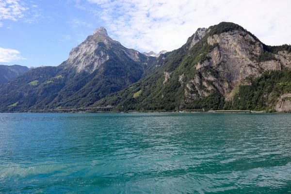 Distância Lago Lucerna Você Pode Ver Uma Cordilheira — Fotografia de Stock