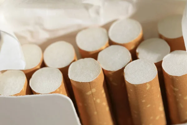 Αρκετά Τσιγάρα Ήδη Ανοιχτή Συσκευασία Αυτά Είναι Τσιγάρα Φίλτρου — Φωτογραφία Αρχείου